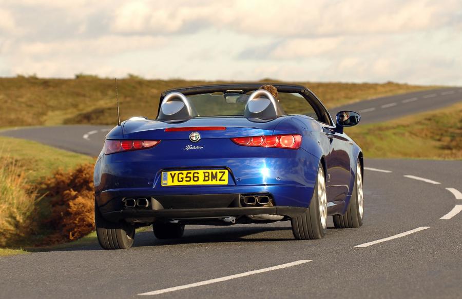  Alfa Romeo Spider (939E) 2007 года  (UK) (фото 9 из 38)